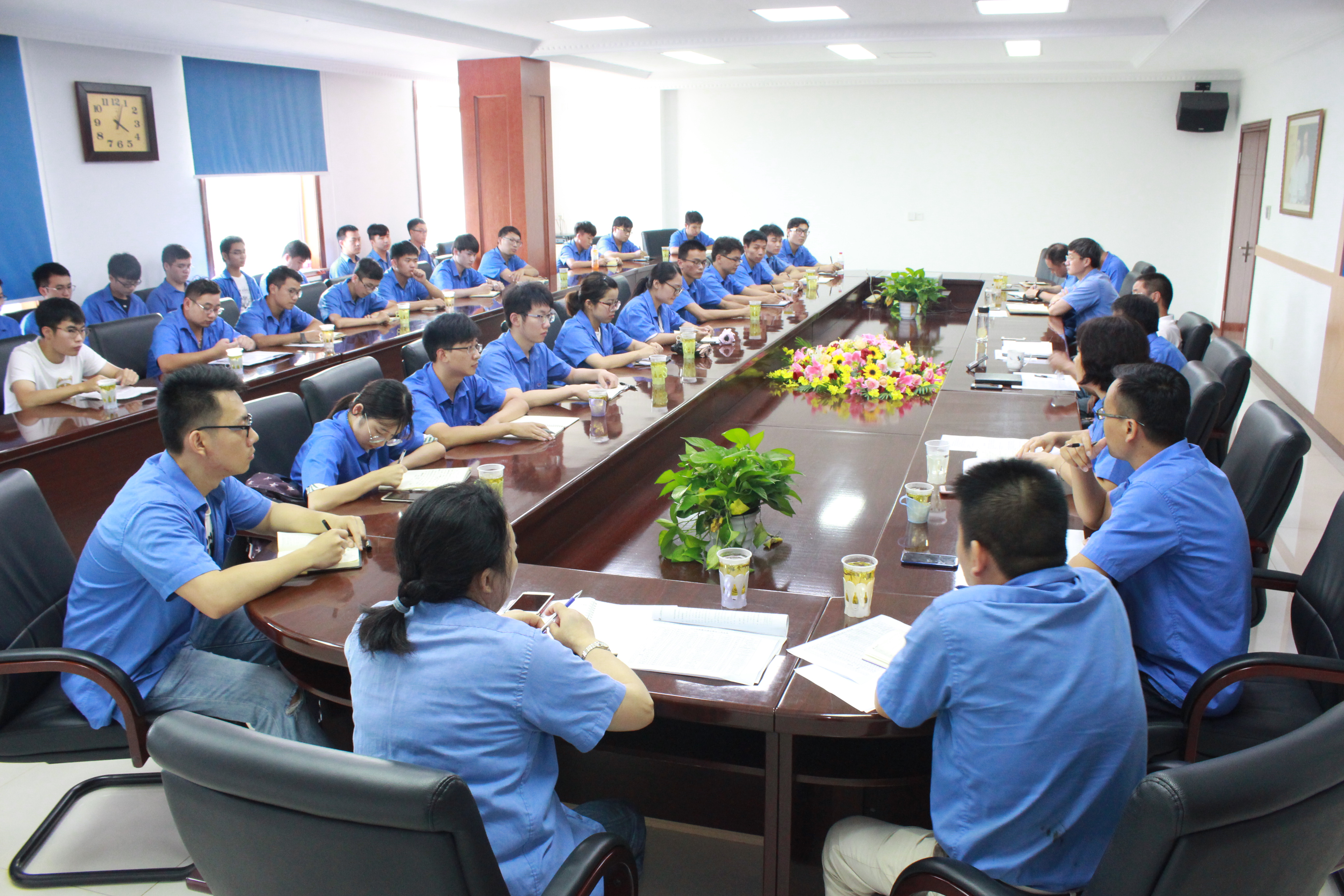 “你的想法，我在意”——新利体育luck18电缆召开2018年新进大学生相同座谈会